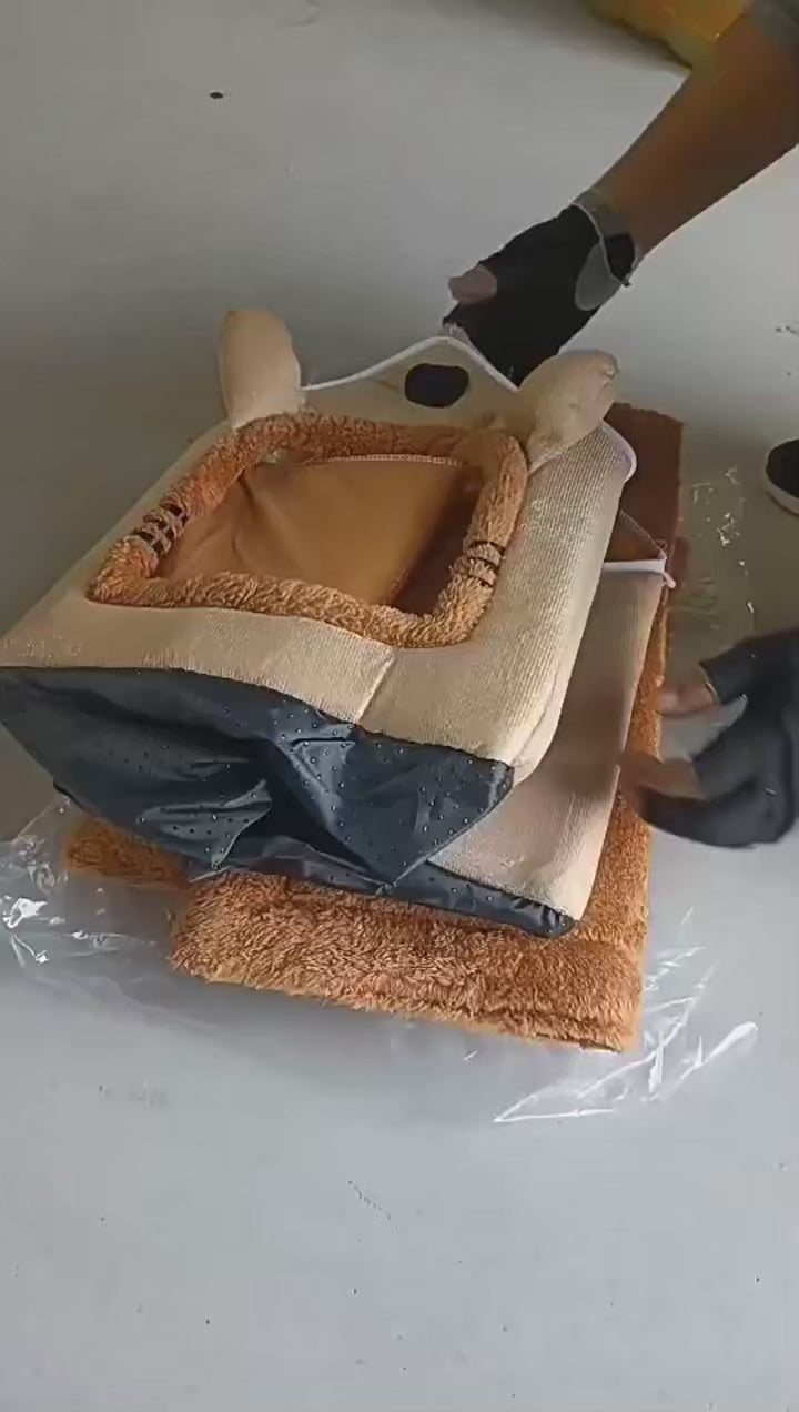 Warm Closed Dog Kennel House for Pets